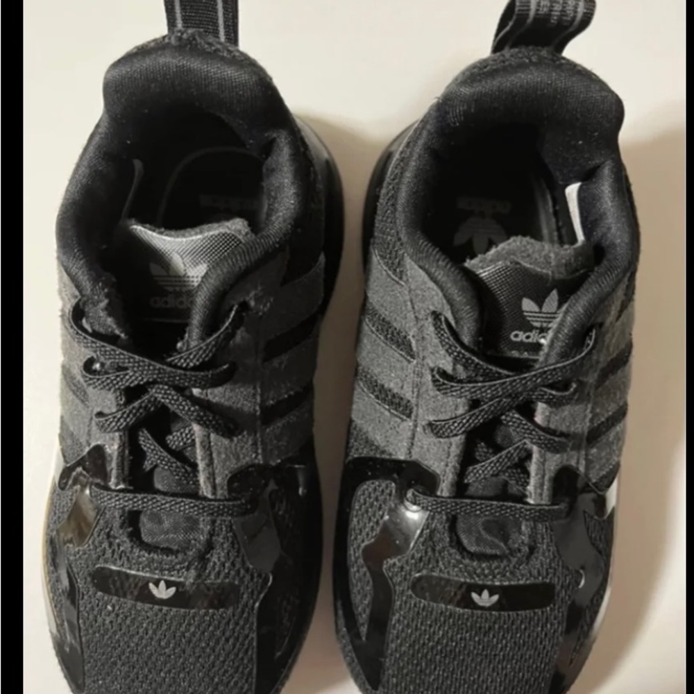 Adidas tennis for boy 8k toddler color black